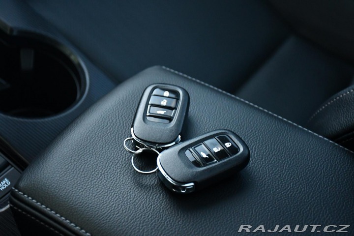 Honda Civic 2.0e-HEV REZERVACE 2024