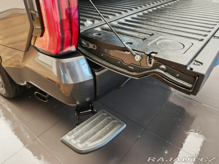 Toyota Tundra Platinum i-FORCE MAX, 4x4 1800