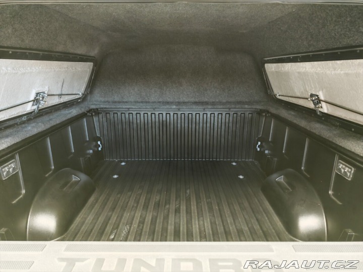 Toyota Tundra Platinum i-FORCE MAX, 4x4 1800