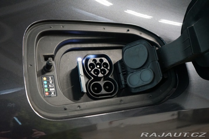 BMW iX 50*xDrive*SKY-L*TAŽNÉ*SOF 2023