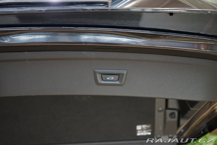 BMW iX 50*xDrive*SKY-L*TAŽNÉ*SOF 2023