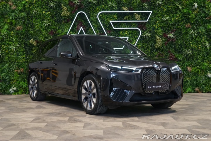 BMW iX 50*xDrive*SKY-L*TAŽNÉ*SOF 2023