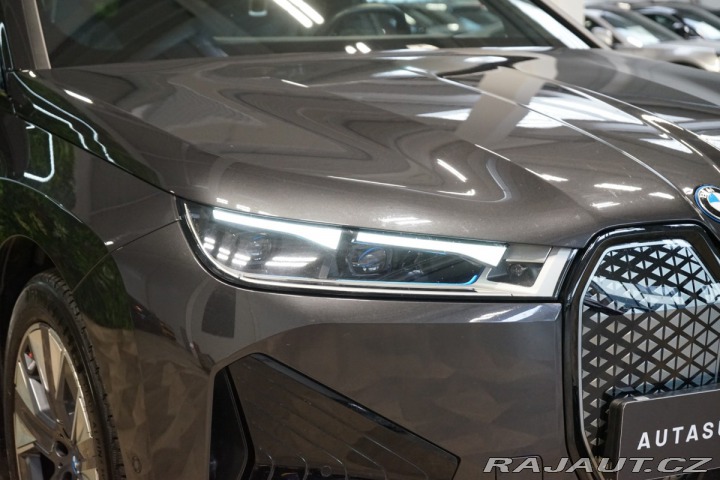 BMW iX 50*xDrive*SKY-L*TAŽNÉ*SOF 2023
