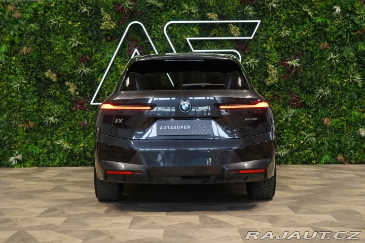 BMW iX 50*xDrive*SKY-L*TAŽNÉ*SOF 2023