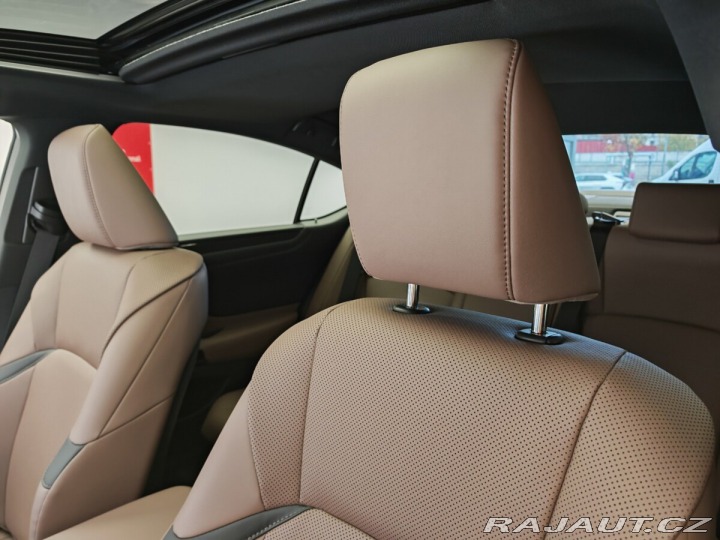 Lexus Ostatní modely ES 300h 300h Business Edition 2024