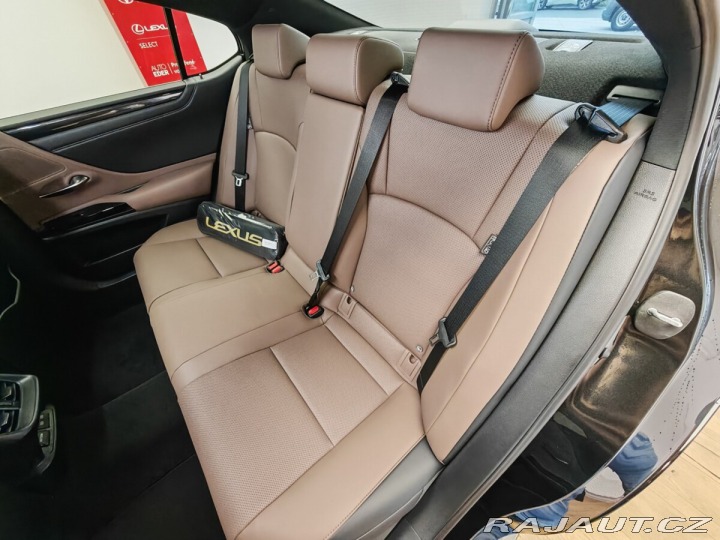 Lexus Ostatní modely ES 300h 300h Business Edition 2025