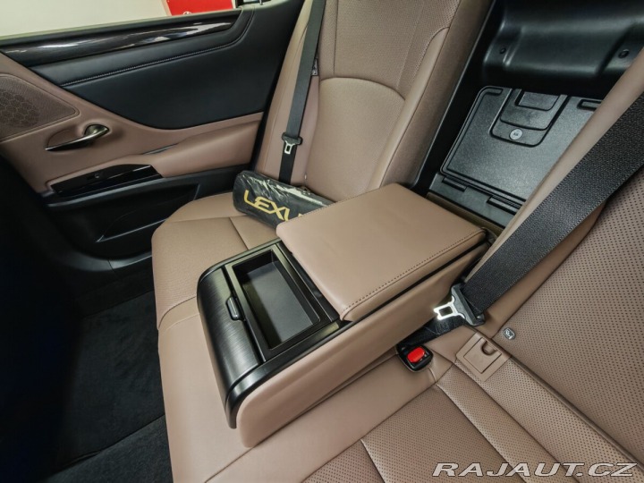 Lexus Ostatní modely ES 300h 300h Business Edition 2025
