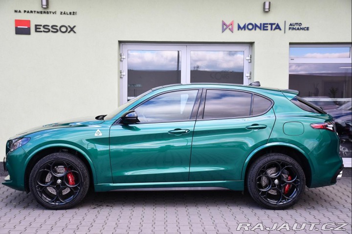 Alfa Romeo Stelvio 2,9 V6 Bi-T REZERVACE 2024