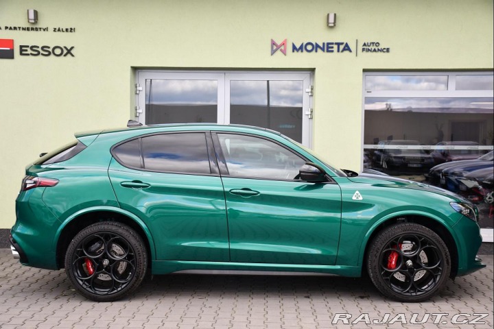 Alfa Romeo Stelvio 2,9 V6 Bi-T REZERVACE 2024