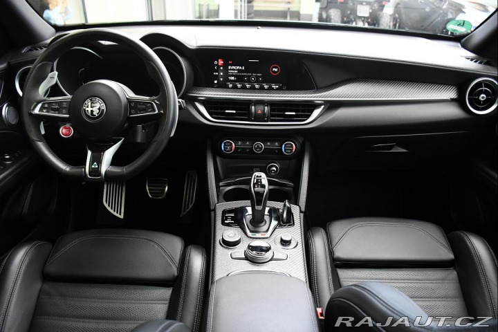 Alfa Romeo Stelvio 2,9 V6 Bi-T REZERVACE 2024