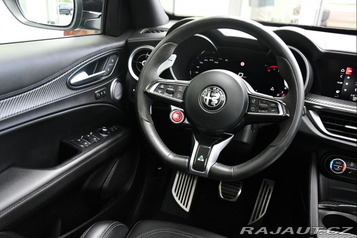 Alfa Romeo Stelvio 2,9 V6 Bi-T REZERVACE 2024