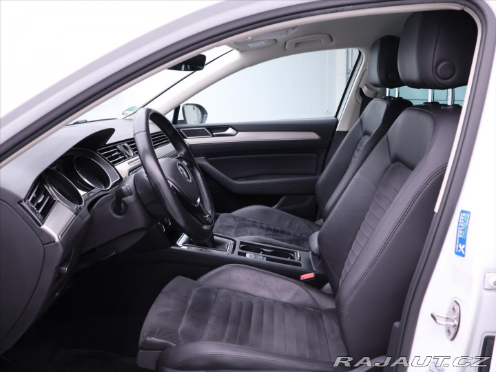 Volkswagen Passat 2,0 TDI R-line Highline M 2017