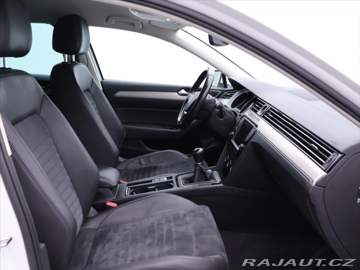 Volkswagen Passat 2,0 TDI R-line Highline 2017