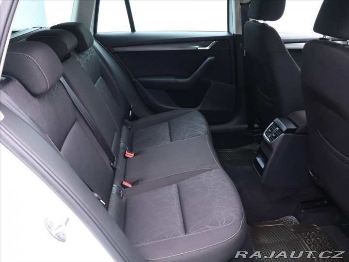 Škoda Octavia 1,6 TDI Clever Navi LED 2018