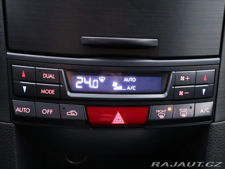 Subaru Outback 2,0 i 110kW 4x4 Auto CZ 1 2014