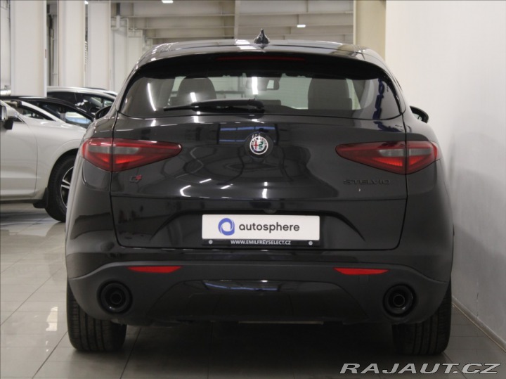 Alfa Romeo Stelvio 2,2 JTD 140kW Q4 Bezklíč 2021