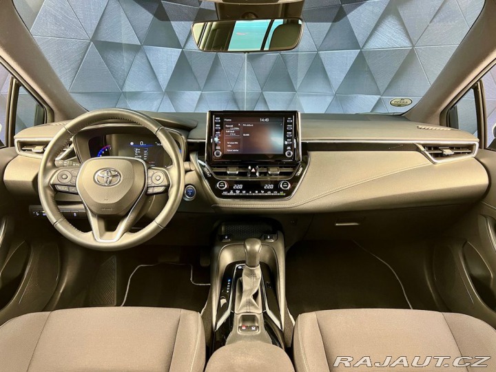 Toyota Corolla 1.8 HYBRID COMFORT, ACC, 2021