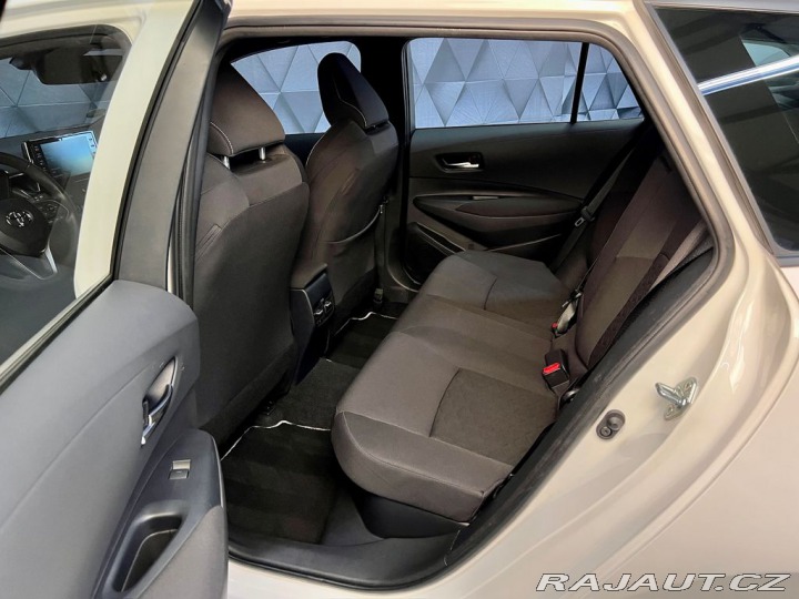 Toyota Corolla 1.8 HYBRID COMFORT, ACC, 2021