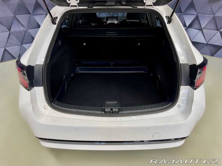 Toyota Corolla 1.8 HYBRID COMFORT, ACC, 2021