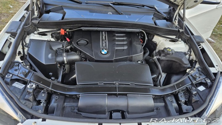 BMW X1 2,0   Sdrive 16D automat, 2015