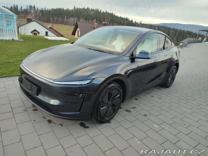 Tesla Model Y yuniper long range awd 2025