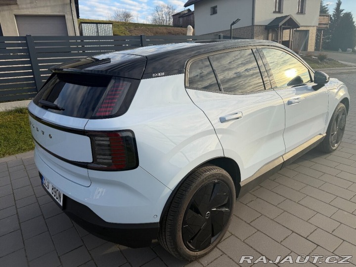 Volvo EX30 twin performance ultra 2025