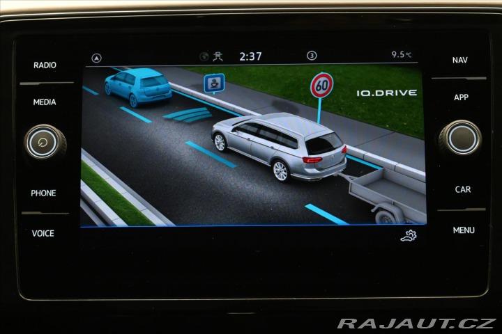 Volkswagen Passat 2,0 TDI 110 kW DSG Elegan 2023