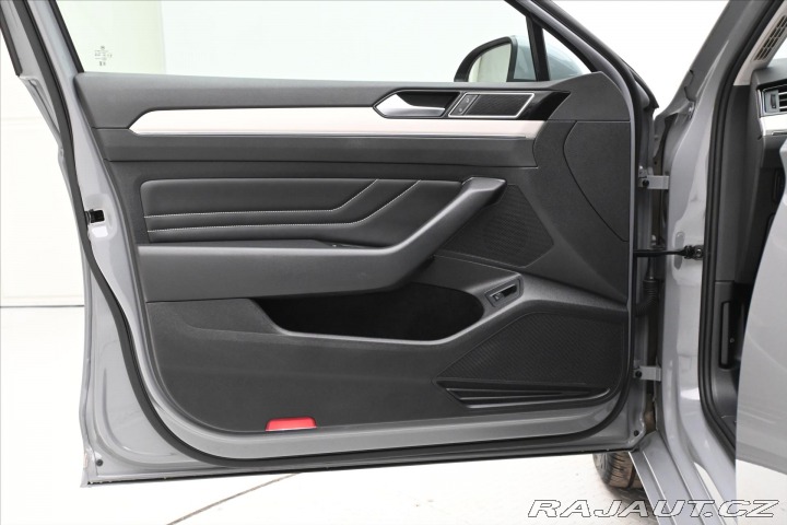 Volkswagen Passat 2,0 TDI 110 kW DSG Elegan 2023