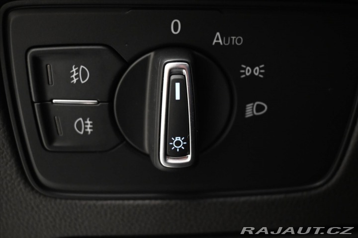 Volkswagen Passat 2,0 TDI 110 kW DSG Elegan 2023