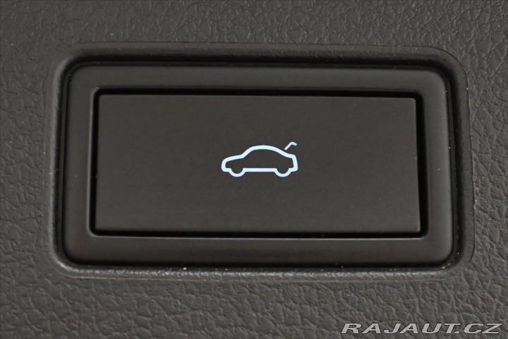 Volkswagen Passat 2,0 TDI 110 kW DSG Elegan 2023