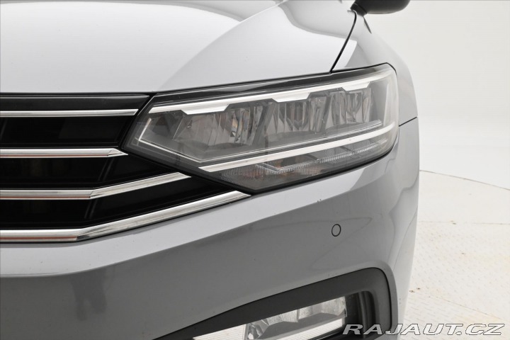 Volkswagen Passat 2,0 TDI 110 kW DSG Elegan 2023