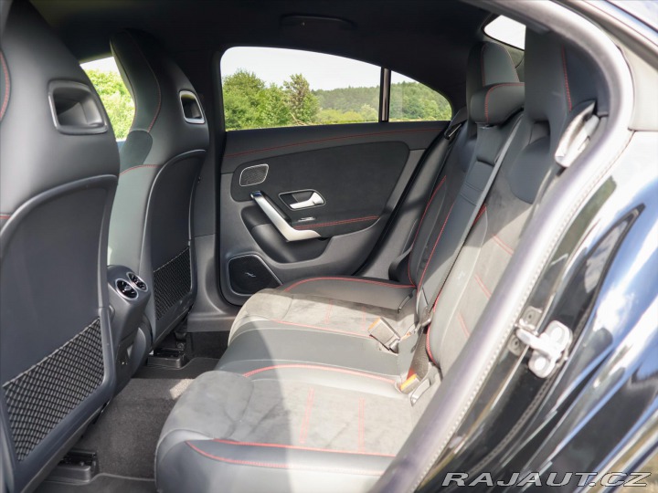 Mercedes-Benz CLA 1,4 200 AMG Premium 2025