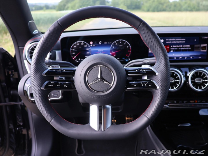 Mercedes-Benz CLA 1,4 200 AMG Premium 2025
