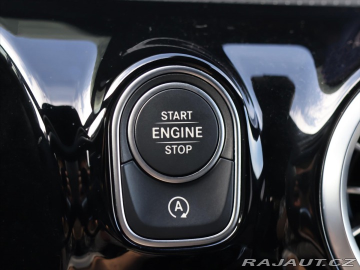 Mercedes-Benz CLA 1,4 200 AMG Premium 2025