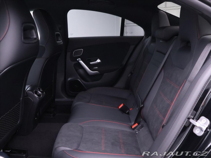Mercedes-Benz CLA 1,4 200 AMG Premium 2025