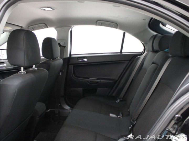 Mitsubishi Lancer 1,6 i 86kW 90 100km! 1.ma 2016