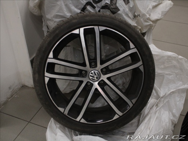 Volkswagen Golf 2,0 GTD 135kW DSG 2x Sady 2016