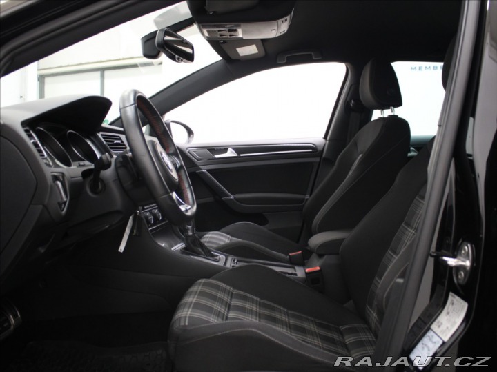 Volkswagen Golf 2,0 GTD 135kW DSG 2x Sady 2016