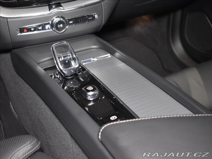 Volvo XC60 2,0 T6 AWD PLUS Black Edi 2024