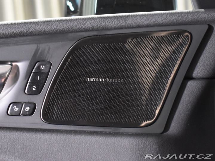 Volvo XC60 2,0 T6 AWD PLUS Black Edi 2024