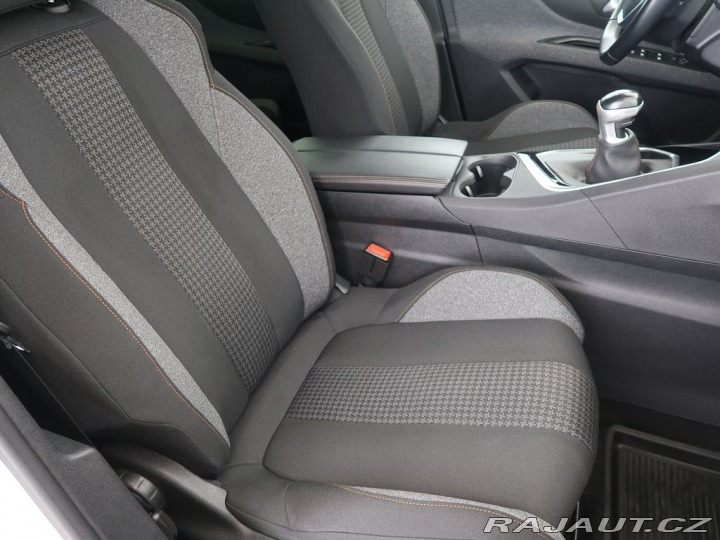 Peugeot 5008 1.2PureTech,CZ,1Maj,ALLUR 2019