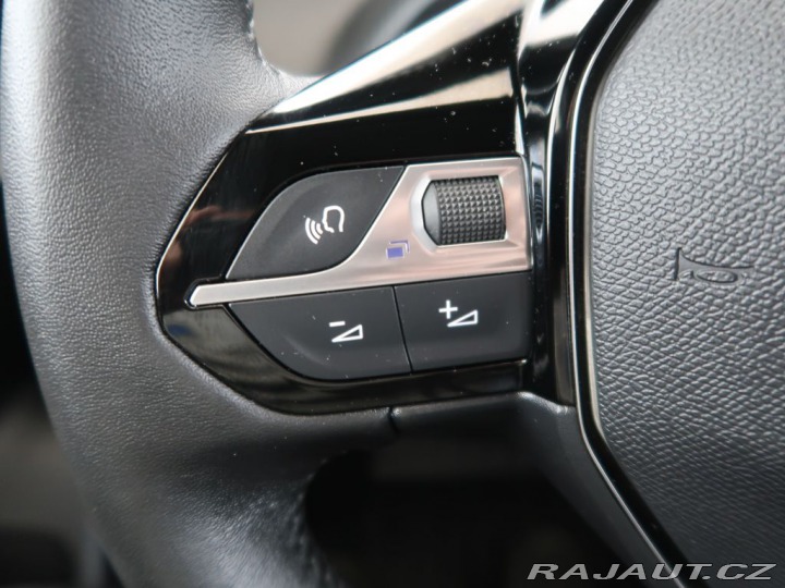 Peugeot 2008 1.2PureTech,74kW,Manuál,A 2024