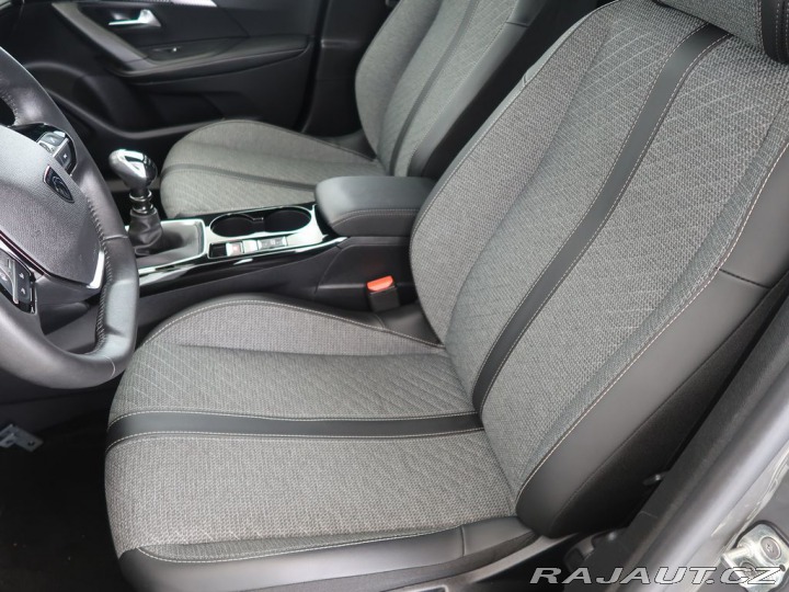 Peugeot 2008 1.2PureTech,74kW,Manuál,A 2024