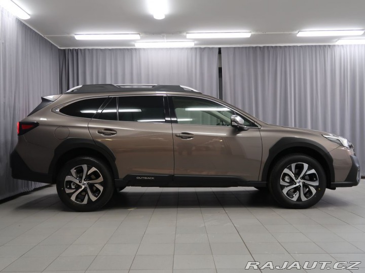 Subaru Outback Touring 4X4 AWD. Poslední 2025