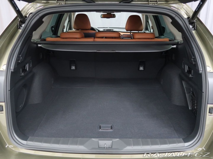 Subaru Outback Touring 4X4 AWD + hnědá k 2025