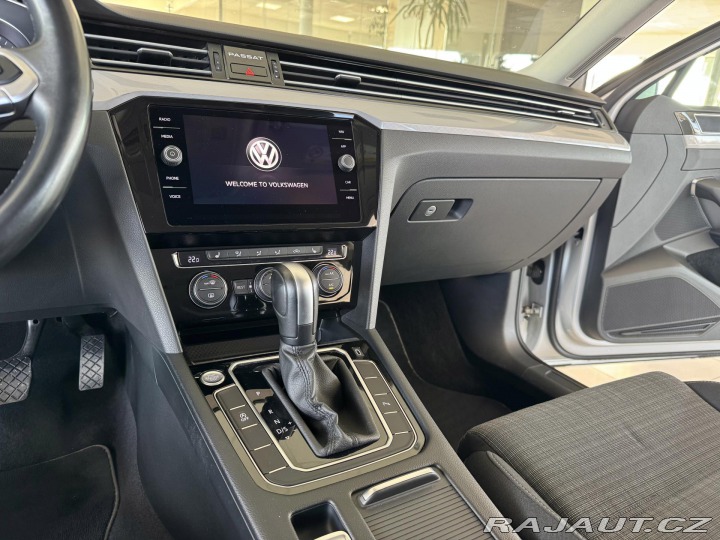 Volkswagen Passat 1,5TSI DSG*110kW*Navi*FAC 2020