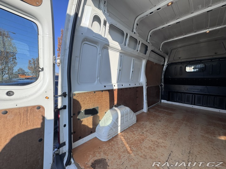 Ford Transit 350L 2,2 TDCI 92 KW L2H3 2013