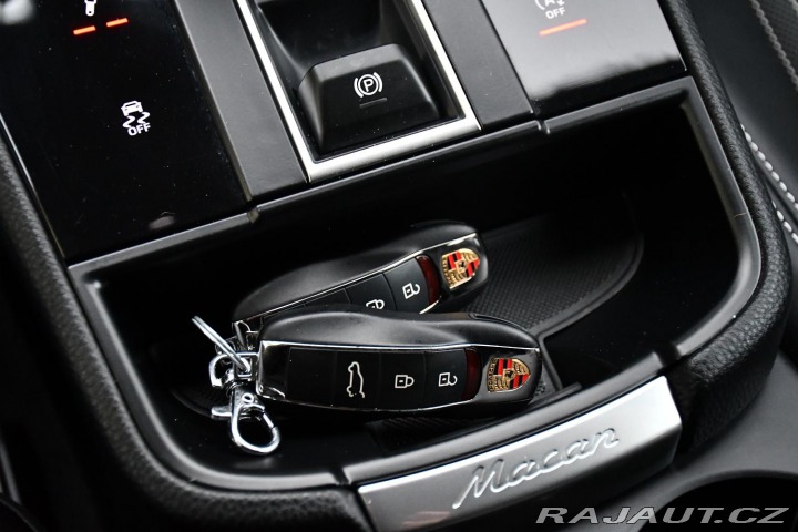 Porsche Macan T2.0 PDK CHRONO 2ALU ZÁRU 2023