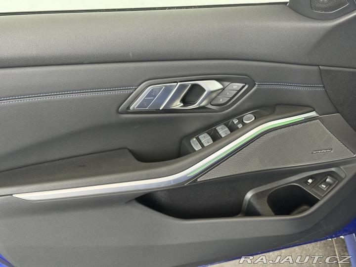 BMW 3 330e xDrive 2024