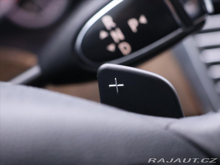 Mercedes-Benz E 3,5 350CGI 215kW CZ Elega 2010